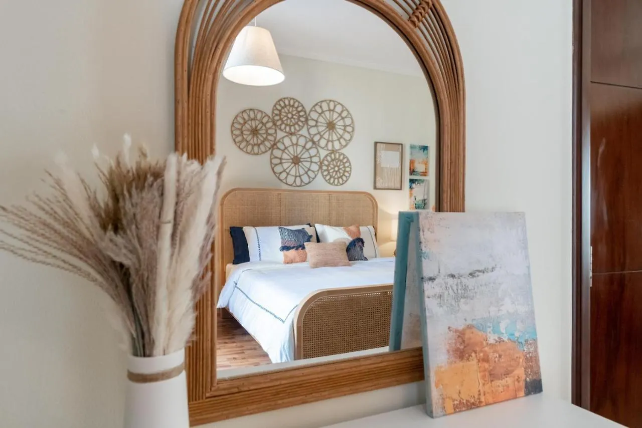 Boutique Apartment Sea Views - Dubai Marina