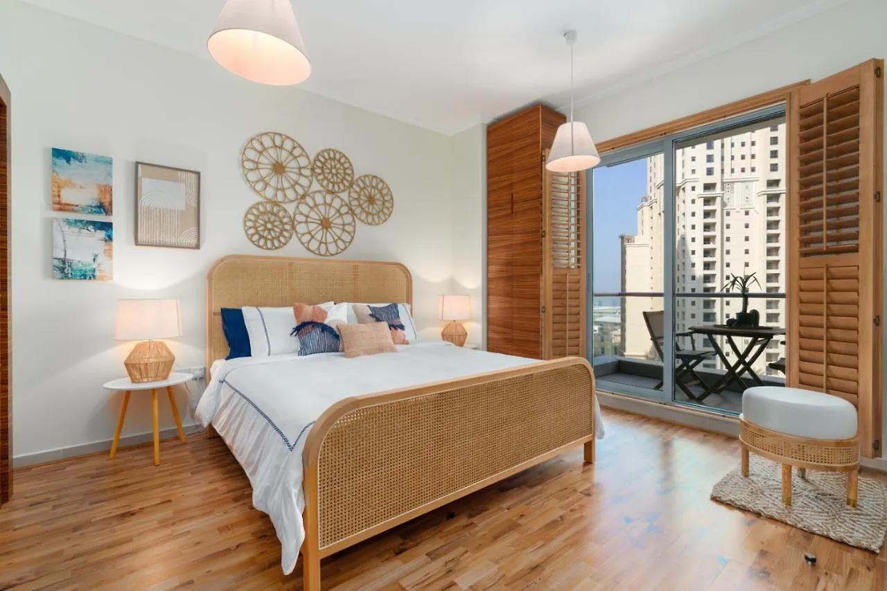 Boutique Apartment Sea Views - Dubai Marina
